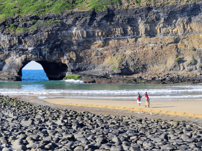 Hole in the Wall rock arch at Coffee Bay on the Wild Coast, Eastern Cape